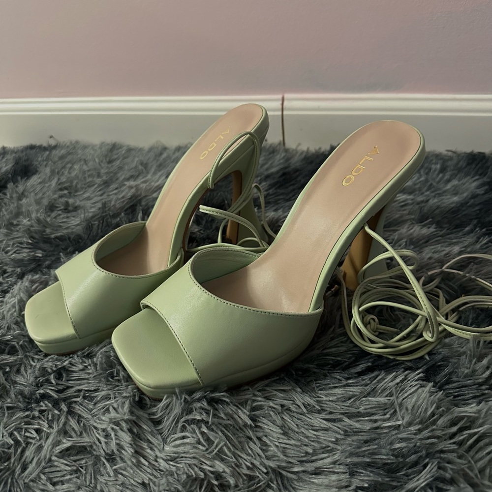 mint green size 9 aldo strappy heeled sandal - platform